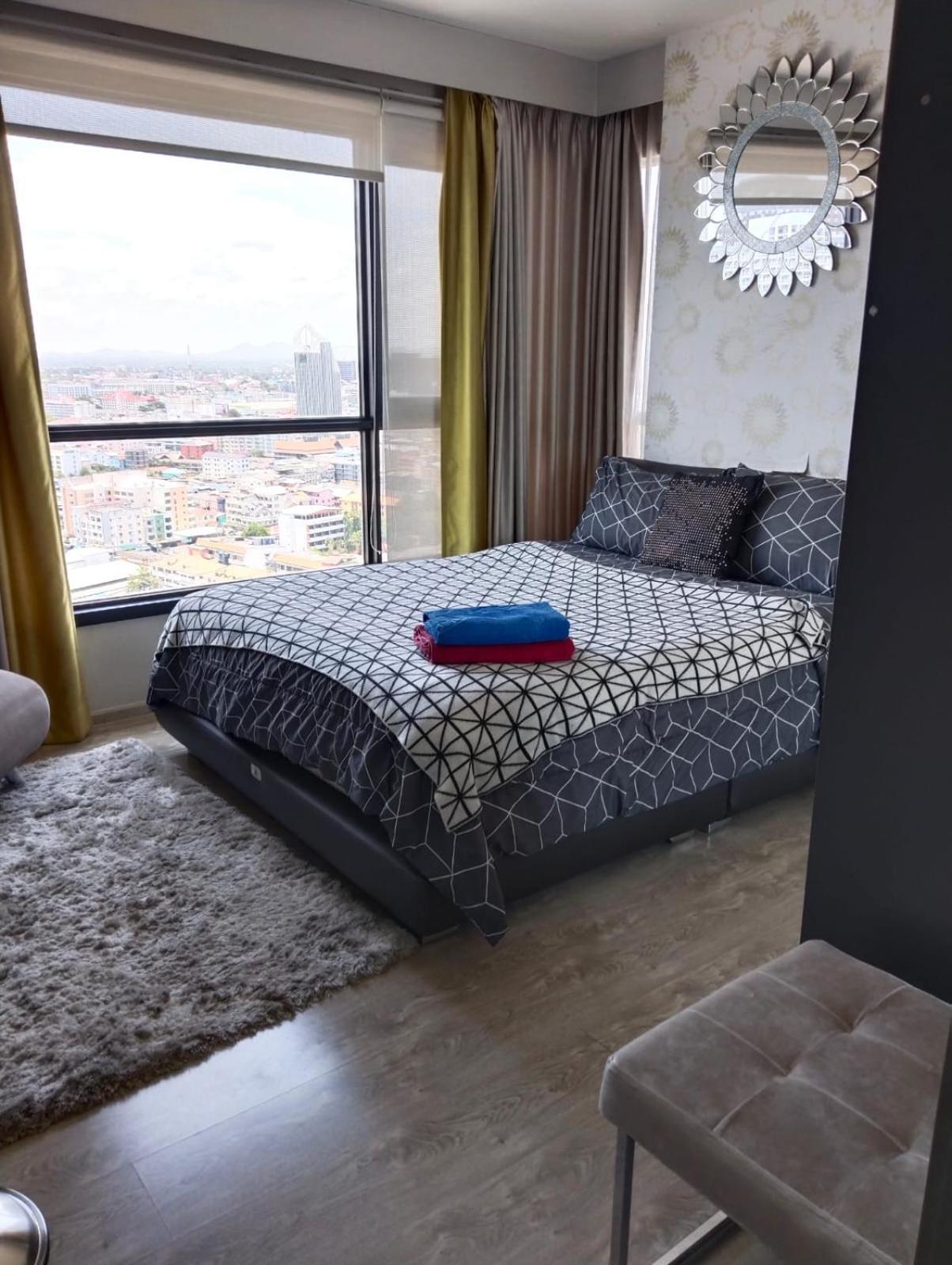 The Base Deluxe Apartment Патая Екстериор снимка